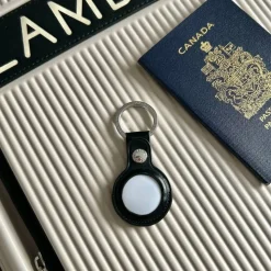 Le Levi - Étui à AirTag en cuir vegan noir