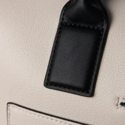 Le Mae - Petit sac de voyage en cuir vegan oyster