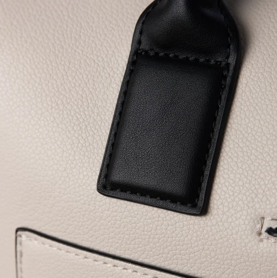 Le Mae - Petit sac de voyage en cuir vegan oyster